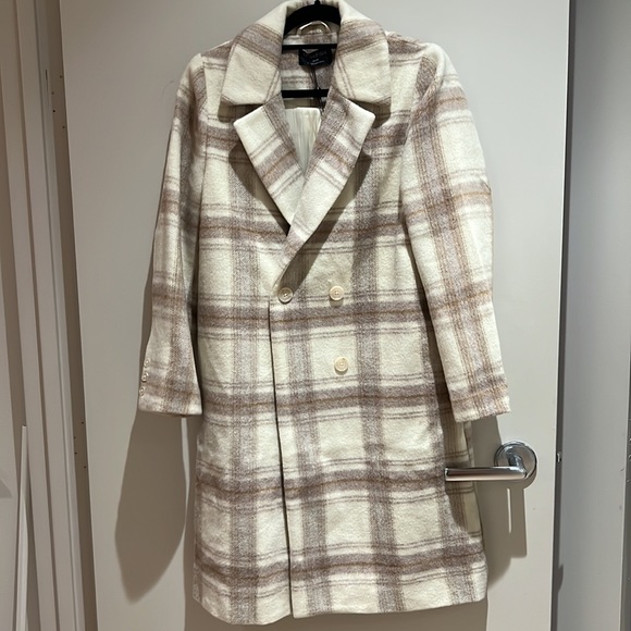 MINKPINK Iris Coat in Cream & Multi - Picture 5 of 6